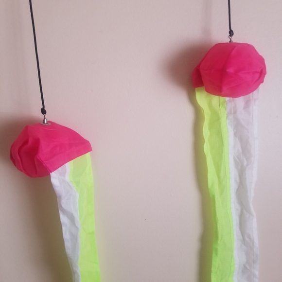 UV Poi - Picture 3 of 3